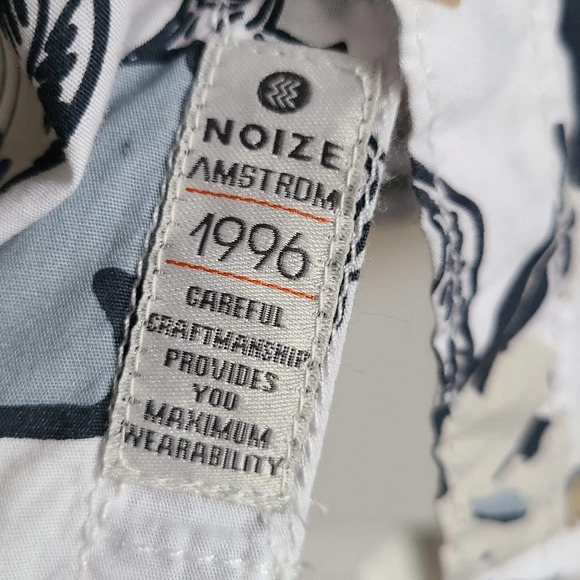 NOIZE AMSTRDM Blue Floral Short Sleeve Button Down Shirt Men's Large‎ - Picture 8 of 11